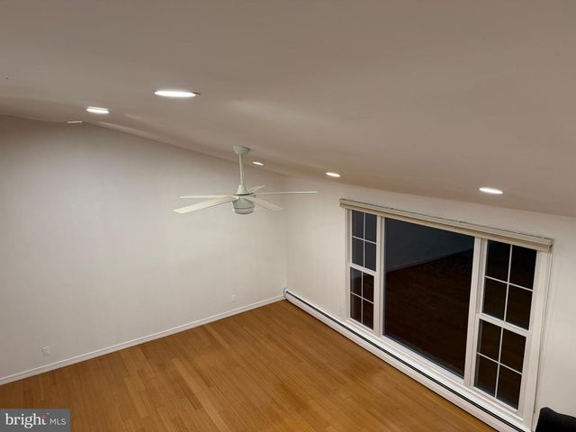 1006 CORN CRIB DR, Huntingdon Valley, PA 19006