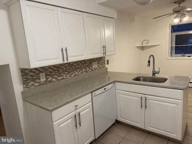1006 CORN CRIB DR, Huntingdon Valley, PA 19006