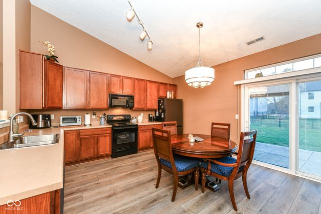 8535 Blair Castle Court, Indianapolis, IN 46259