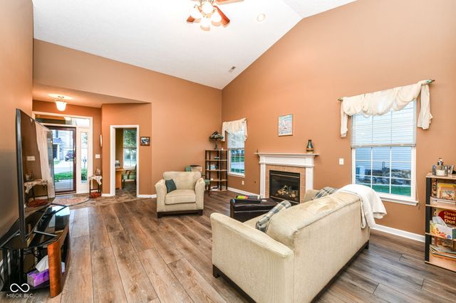 8535 Blair Castle Court, Indianapolis, IN 46259