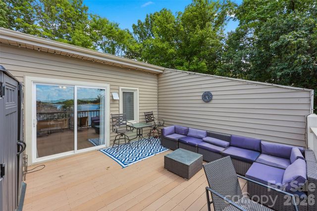 14614 Waterside Drive, Charlotte, NC 28278