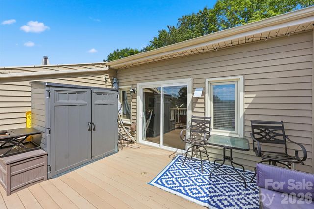 14614 Waterside Drive, Charlotte, NC 28278