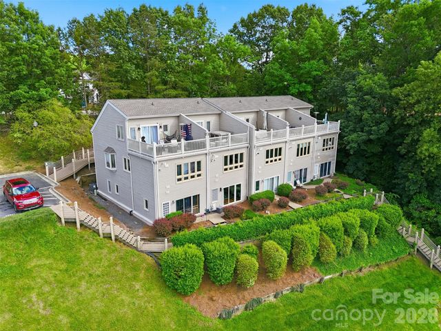 14614 Waterside Drive, Charlotte, NC 28278