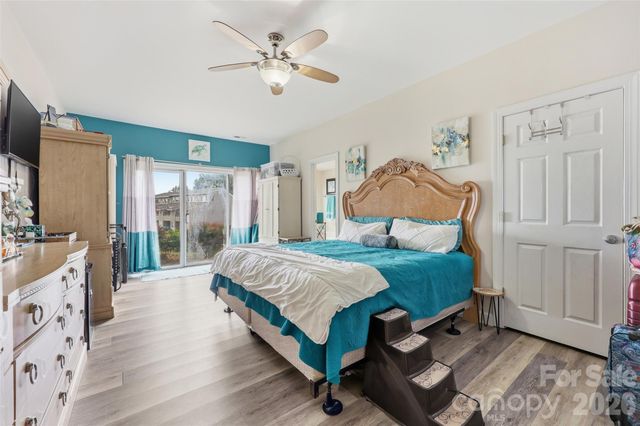 14614 Waterside Drive, Charlotte, NC 28278