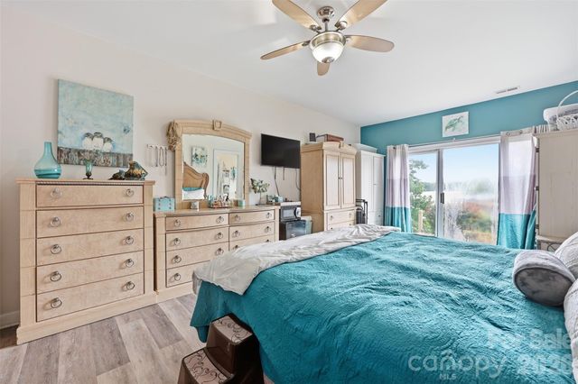 14614 Waterside Drive, Charlotte, NC 28278