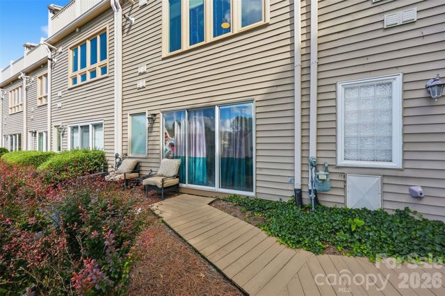 14614 Waterside Drive, Charlotte, NC 28278