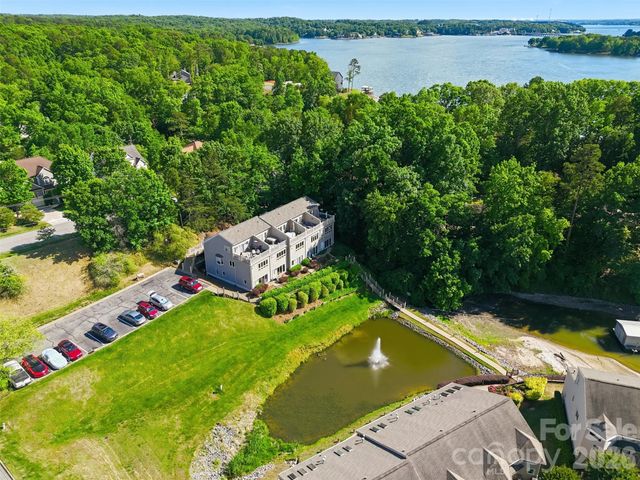14614 Waterside Drive, Charlotte, NC 28278