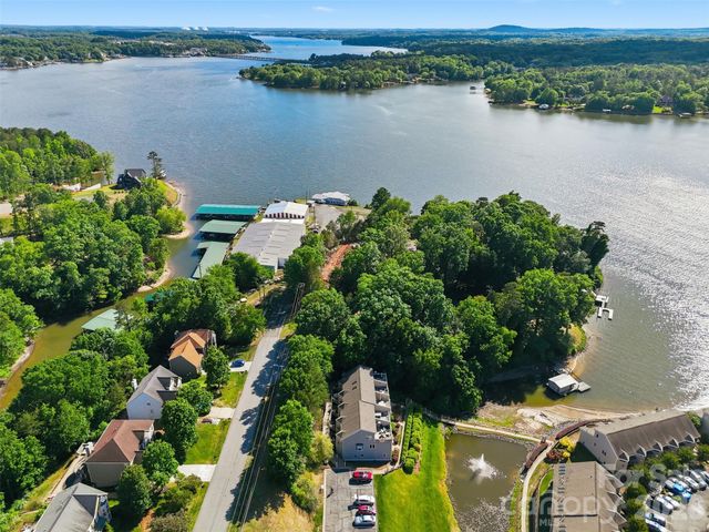 14614 Waterside Drive, Charlotte, NC 28278