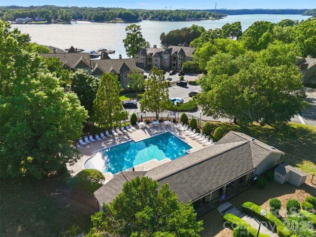 14614 Waterside Drive, Charlotte, NC 28278