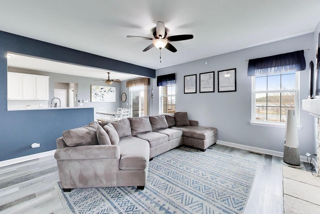 2775 Liberty Lakes Boulevard, Wauconda, IL 60084