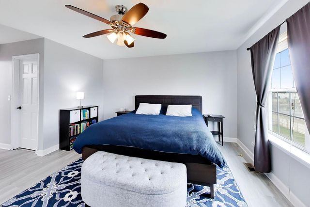 2775 Liberty Lakes Boulevard, Wauconda, IL 60084