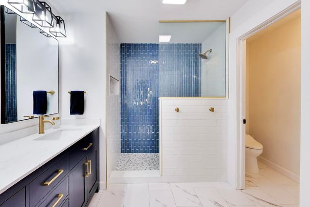 2775 Liberty Lakes Boulevard, Wauconda, IL 60084