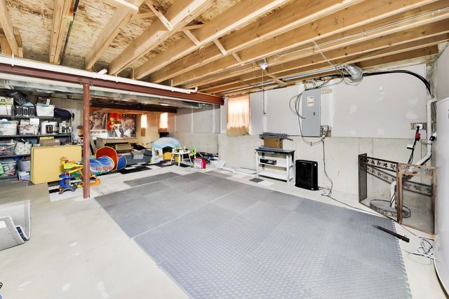 2775 Liberty Lakes Boulevard, Wauconda, IL 60084