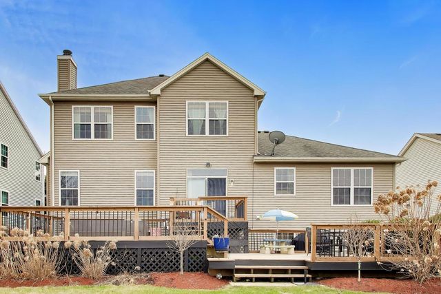 2775 Liberty Lakes Boulevard, Wauconda, IL 60084