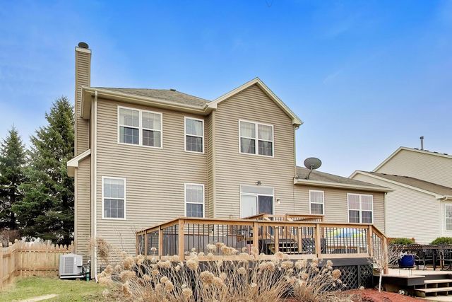 2775 Liberty Lakes Boulevard, Wauconda, IL 60084