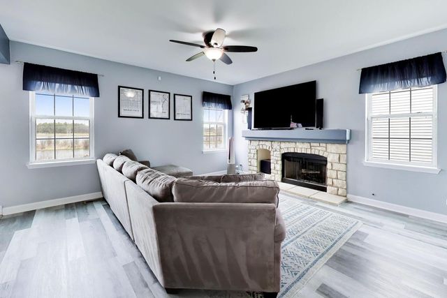 2775 Liberty Lakes Boulevard, Wauconda, IL 60084