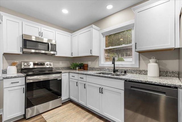 625 Pleasant DRIVE, West Bend, WI 53095