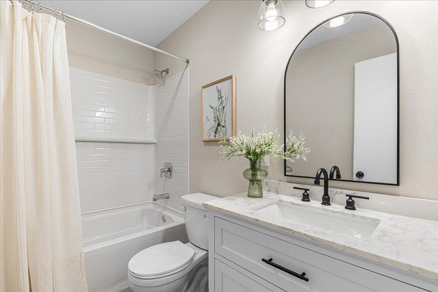 625 Pleasant DRIVE, West Bend, WI 53095