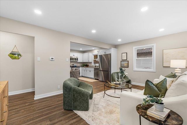 625 Pleasant DRIVE, West Bend, WI 53095