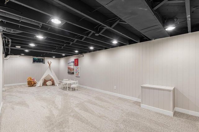 625 Pleasant DRIVE, West Bend, WI 53095