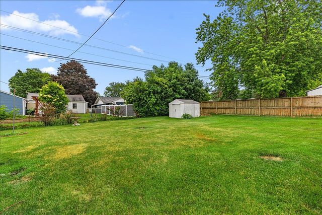 625 Pleasant DRIVE, West Bend, WI 53095