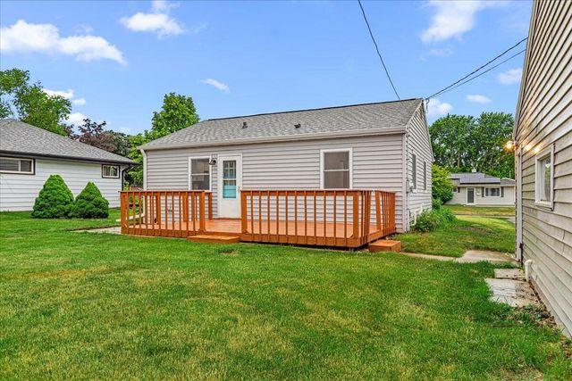625 Pleasant DRIVE, West Bend, WI 53095