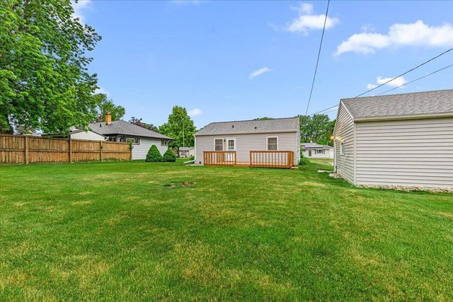 625 Pleasant DRIVE, West Bend, WI 53095