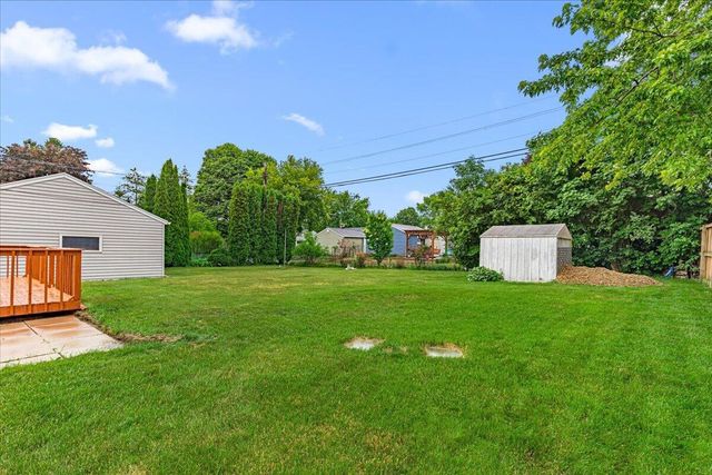 625 Pleasant DRIVE, West Bend, WI 53095