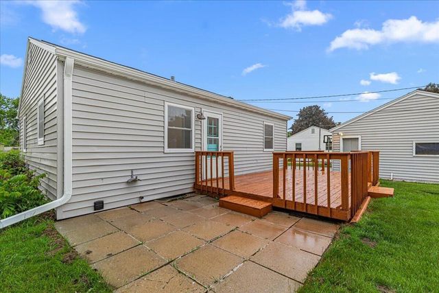 625 Pleasant DRIVE, West Bend, WI 53095