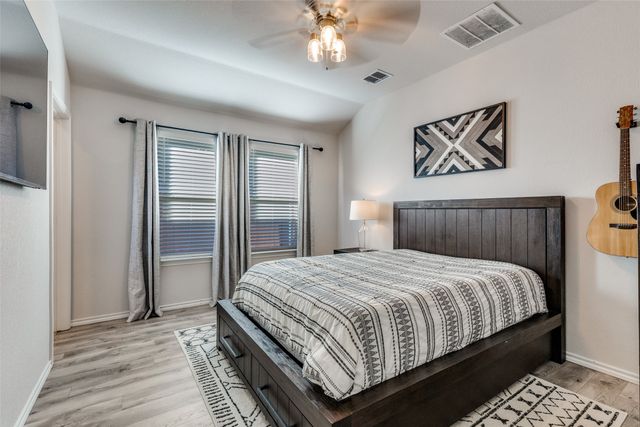 140 Greengate Drive, Boyd, TX 76023