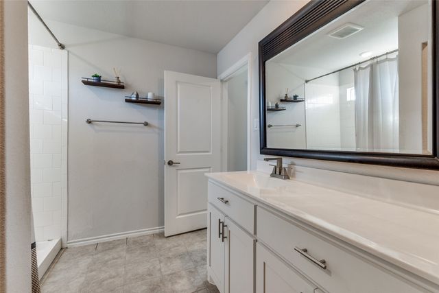 140 Greengate Drive, Boyd, TX 76023