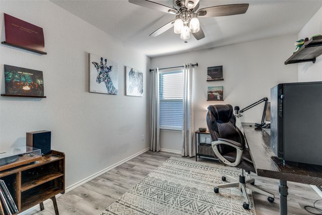 140 Greengate Drive, Boyd, TX 76023