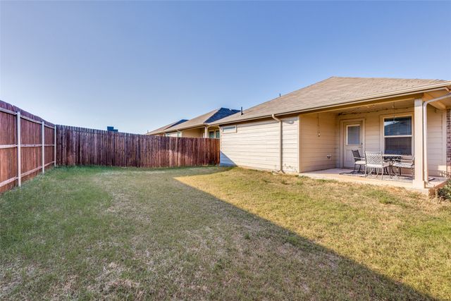 140 Greengate Drive, Boyd, TX 76023