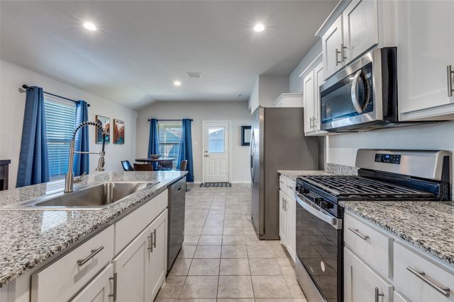 140 Greengate Drive, Boyd, TX 76023