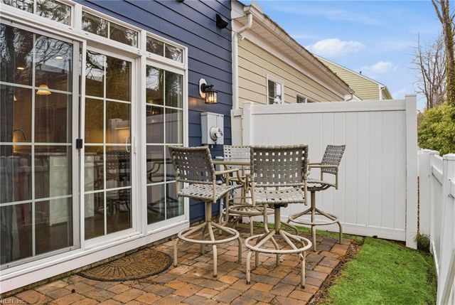 6 Village Park LN, Poquoson, VA 23662