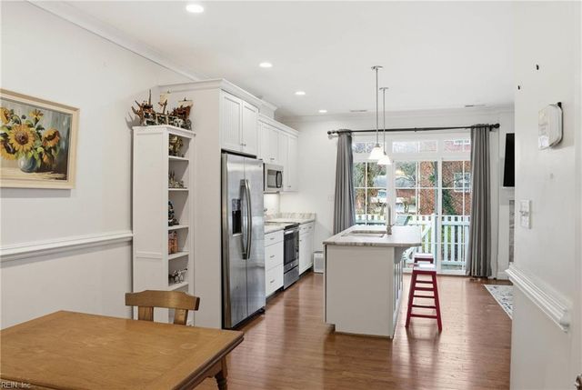 6 Village Park LN, Poquoson, VA 23662