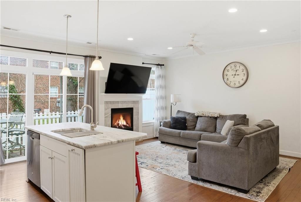 6 Village Park LN, Poquoson, VA 23662