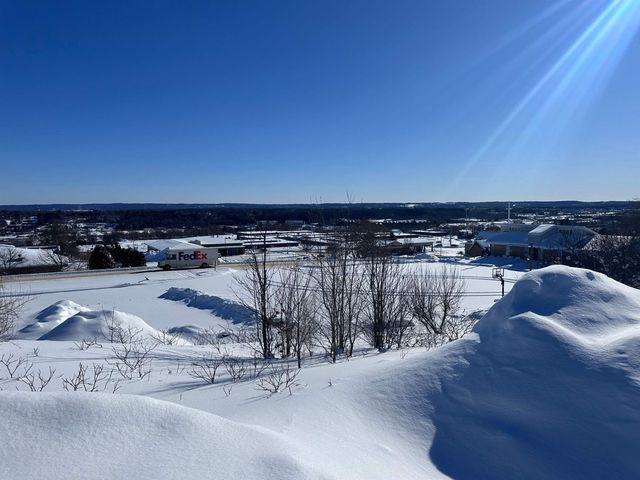 000 Barnes Road, Traverse City, MI 49684