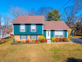 6405 Pawnee Drive, Lynchburg, VA 24502
