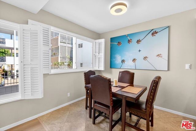 831 S Gretna Green Way 103, Los Angeles, CA 90049