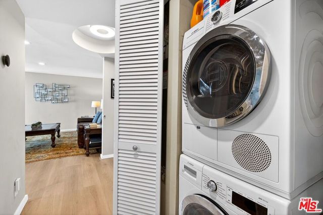 831 S Gretna Green Way 103, Los Angeles, CA 90049