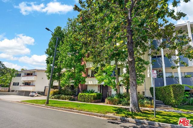 831 S Gretna Green Way 103, Los Angeles, CA 90049