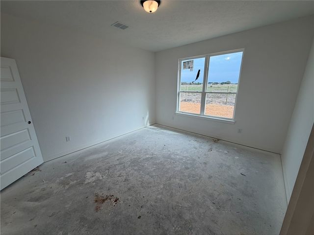 366 Harvest Lake Drive, Snook, TX 77878