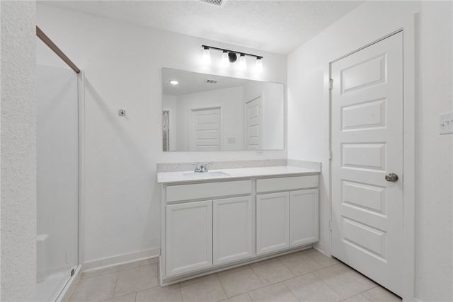 366 Harvest Lake Drive, Snook, TX 77878