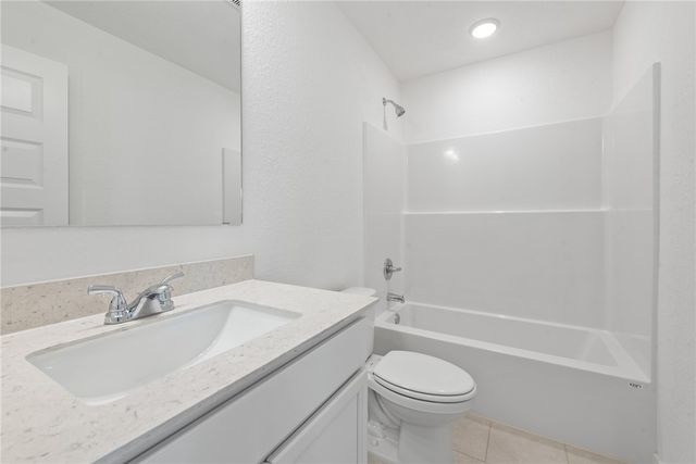 366 Harvest Lake Drive, Snook, TX 77878