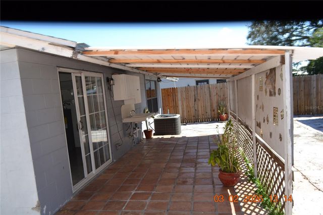 8516 CATALINA DRIVE, Tampa, FL 33615