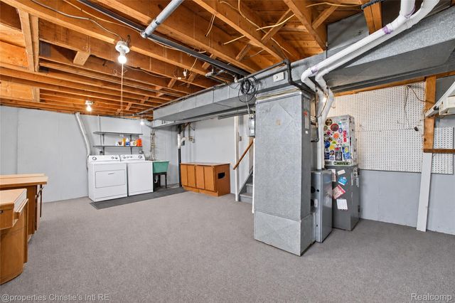 24187 S Duncan Circle, Farmington Hills, MI 48336