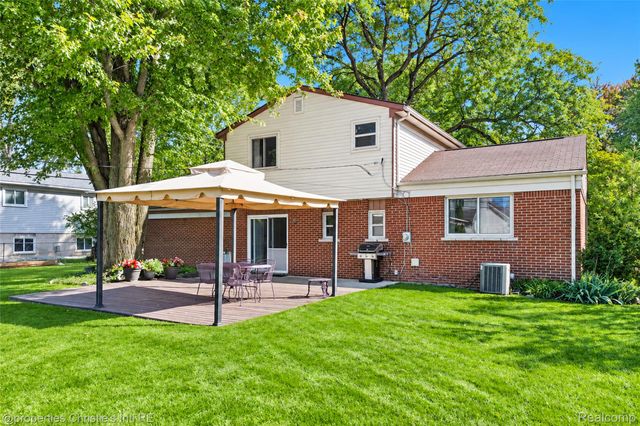24187 S Duncan Circle, Farmington Hills, MI 48336