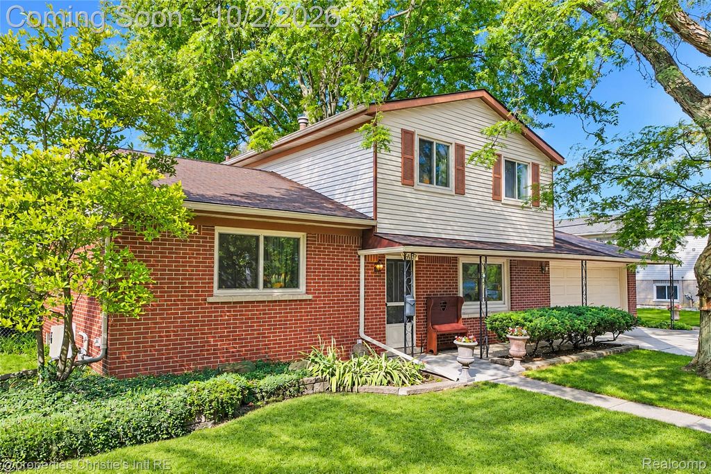24187 S Duncan Circle, Farmington Hills, MI 48336