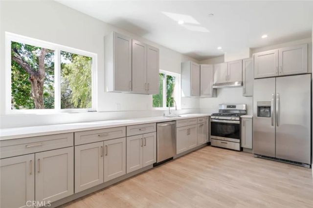 1961 Waltonia Drive 102, Montrose, CA 91020